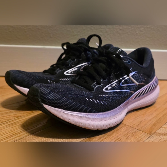 Brooks Women's 7 Glycerin GTS 19 Black and Pink Running Shoes EUC - Picture 2 of 12